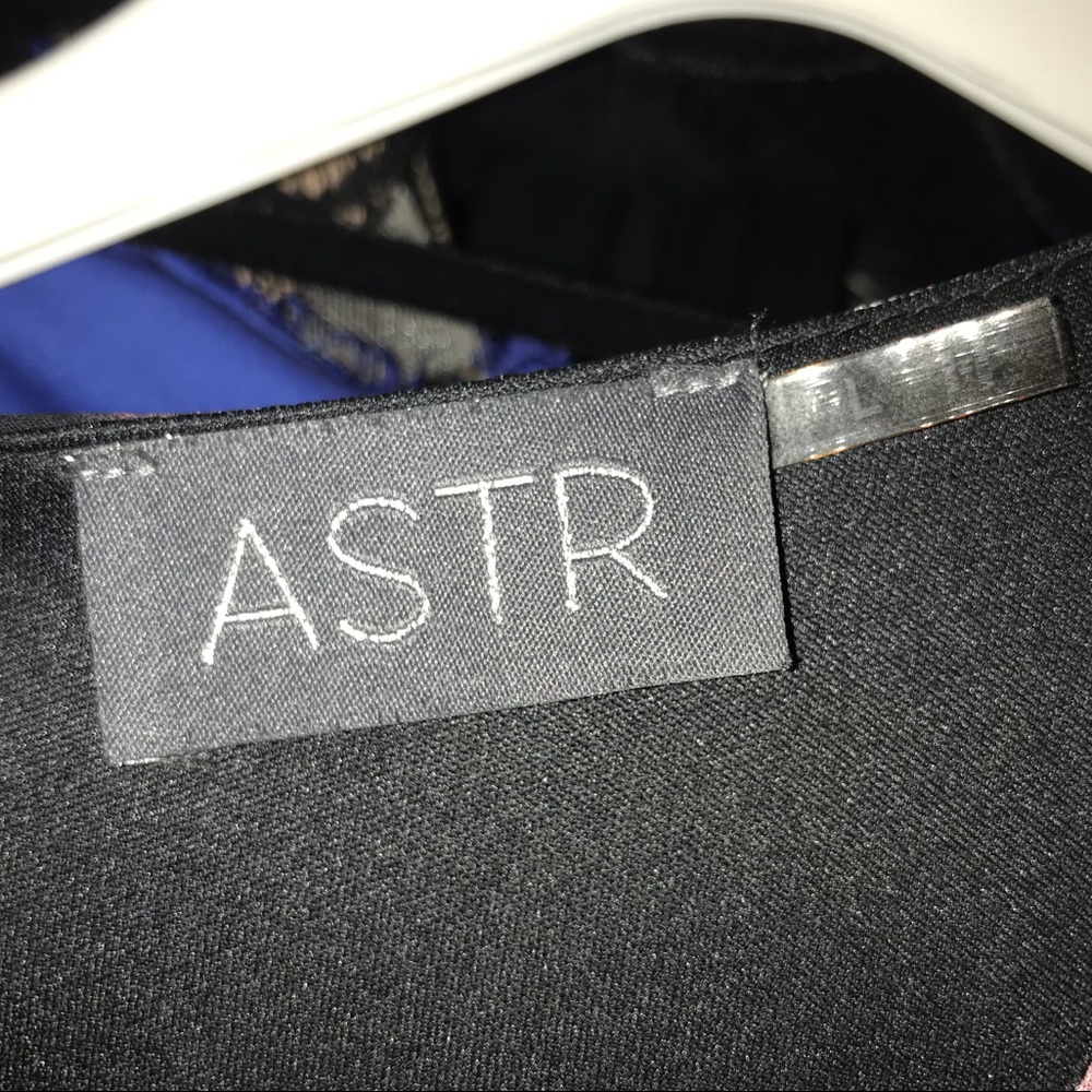 ASTR Floral Dress - Picture 5 of 5